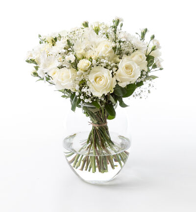 Fairtrade rosebukett i hvitt M Fairtrade rosebukett i hvitt M